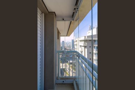 Apartamento para alugar com 236m², 3 quartos e 4 vagasQuarto 2 - Suíte 2 varanda