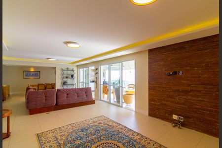 Apartamento para alugar com 236m², 3 quartos e 4 vagasSala de Tv