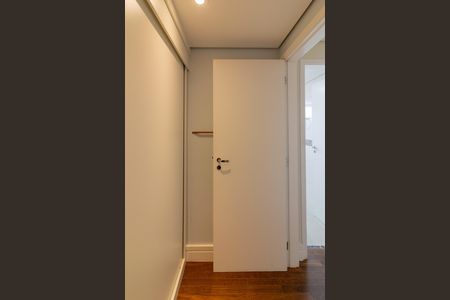 Apartamento para alugar com 236m², 3 quartos e 4 vagasQuarto 1 - Suíte 1 Closet