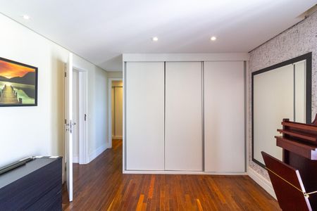 Apartamento para alugar com 236m², 3 quartos e 4 vagasQuarto 1 - Suíte 1