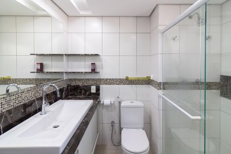 Apartamento para alugar com 236m², 3 quartos e 4 vagasBanheiro da Suíte 1