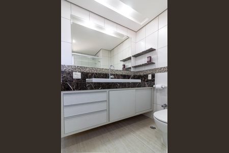 Apartamento para alugar com 236m², 3 quartos e 4 vagasBanheiro da Suíte 1
