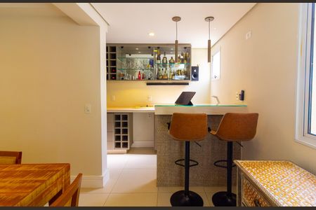 Apartamento para alugar com 236m², 3 quartos e 4 vagasHome Bar
