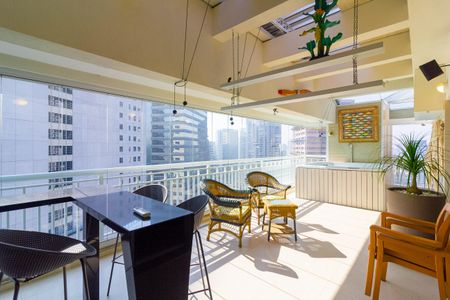 Apartamento para alugar com 236m², 3 quartos e 4 vagasSala Varanda