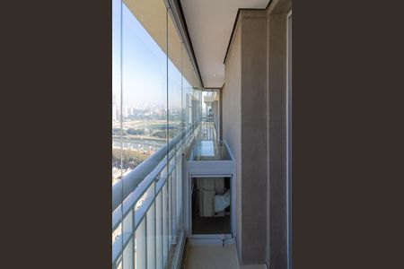 Apartamento para alugar com 236m², 3 quartos e 4 vagasQuarto 2 - Suíte 2 varanda