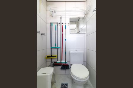 Apartamento para alugar com 236m², 3 quartos e 4 vagasBanheiro de Serviço