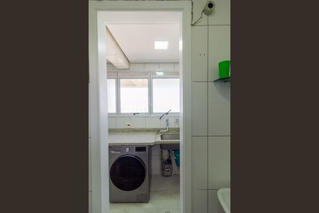 Apartamento para alugar com 236m², 3 quartos e 4 vagasBanheiro de Serviço