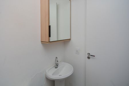 Apartamento à venda com 60m², 2 quartos e sem vaga Apartamento à venda com 60m², 2 quartos e sem vagaBanheiro