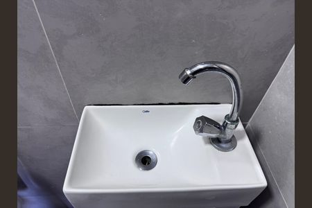 Casa de condomínio para alugar com 30m², 1 quarto e 1 vaga Casa de condomínio para alugar com 30m², 1 quarto e 1 vagaBanheiro Social