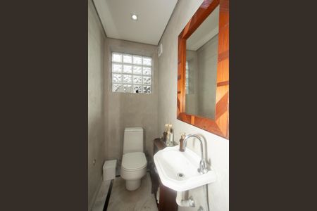 Lavabo de casa à venda com 3 quartos, 200m² em Moema, São Paulo