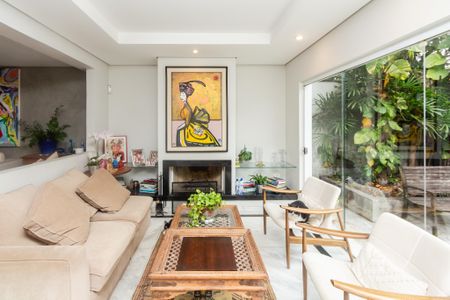 Sala de casa à venda com 3 quartos, 200m² em Moema, São Paulo