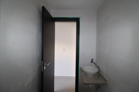 Banheiro de apartamento à venda com 1 quarto, 33m² em Parada Inglesa, São Paulo