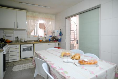 Casa à venda com 250m², 3 quartos e 2 vagas Casa à venda com 250m², 3 quartos e 2 vagasCozinha