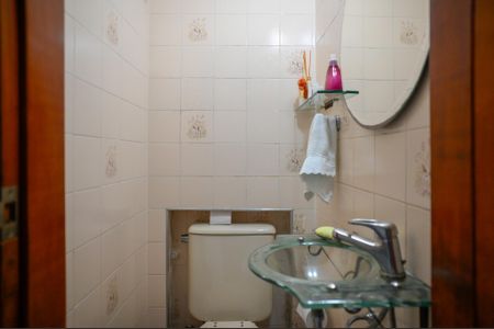 Casa à venda com 250m², 3 quartos e 2 vagas Casa à venda com 250m², 3 quartos e 2 vagasLavabo