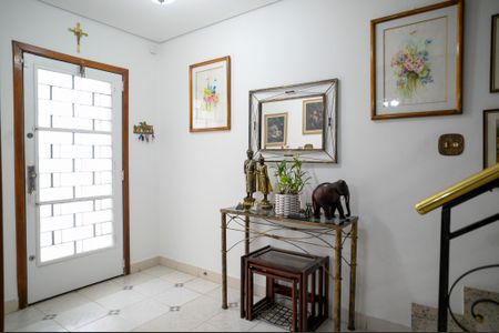 Casa à venda com 250m², 3 quartos e 2 vagas Casa à venda com 250m², 3 quartos e 2 vagasSala