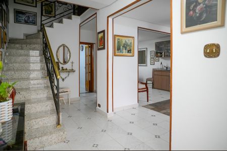 Casa à venda com 250m², 3 quartos e 2 vagas Casa à venda com 250m², 3 quartos e 2 vagasSala