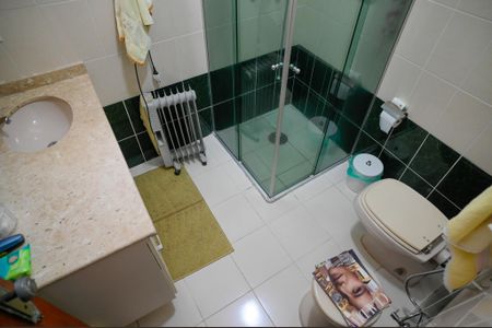 Casa à venda com 250m², 3 quartos e 2 vagas Casa à venda com 250m², 3 quartos e 2 vagasBanheiro Suíte