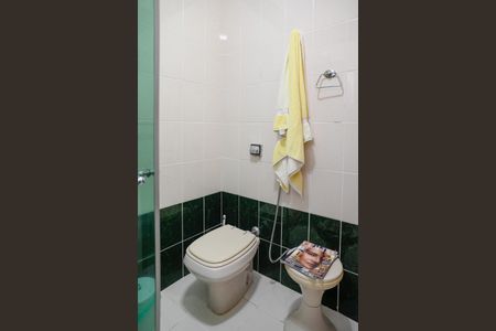 Casa à venda com 250m², 3 quartos e 2 vagas Casa à venda com 250m², 3 quartos e 2 vagasBanheiro Suíte