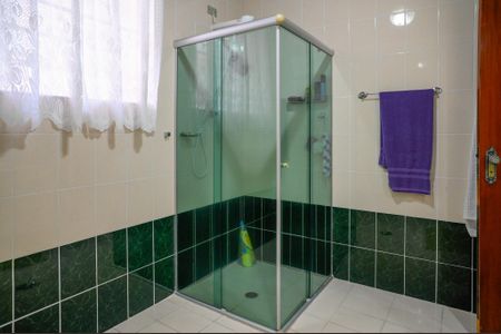 Casa à venda com 250m², 3 quartos e 2 vagas Casa à venda com 250m², 3 quartos e 2 vagasBanheiro Social