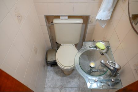 Casa à venda com 250m², 3 quartos e 2 vagas Casa à venda com 250m², 3 quartos e 2 vagasLavabo