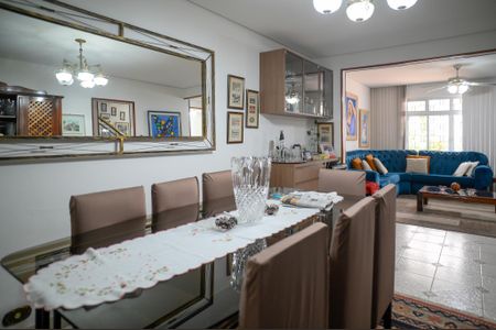 Casa à venda com 250m², 3 quartos e 2 vagas Casa à venda com 250m², 3 quartos e 2 vagasSala de Jantar