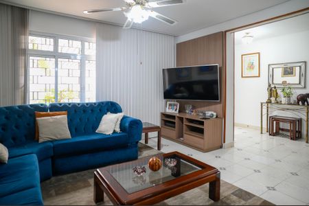 Casa à venda com 250m², 3 quartos e 2 vagas Casa à venda com 250m², 3 quartos e 2 vagasSala