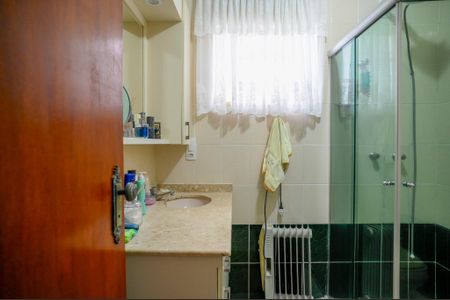 Casa à venda com 250m², 3 quartos e 2 vagas Casa à venda com 250m², 3 quartos e 2 vagasBanheiro Suíte