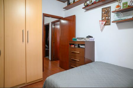 Casa à venda com 250m², 3 quartos e 2 vagas Casa à venda com 250m², 3 quartos e 2 vagasQuarto 1