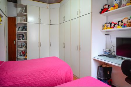 Casa à venda com 250m², 3 quartos e 2 vagas Casa à venda com 250m², 3 quartos e 2 vagasQuarto 2