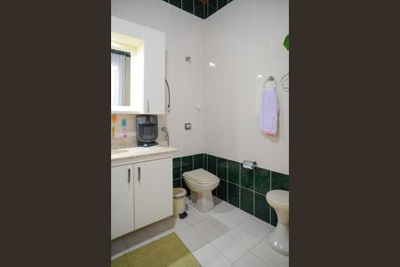 Casa à venda com 250m², 3 quartos e 2 vagas Casa à venda com 250m², 3 quartos e 2 vagasBanheiro Social