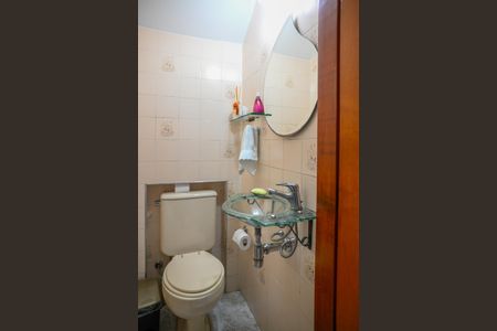 Casa à venda com 250m², 3 quartos e 2 vagas Casa à venda com 250m², 3 quartos e 2 vagasLavabo