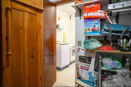 Casa à venda com 250m², 3 quartos e 2 vagas Casa à venda com 250m², 3 quartos e 2 vagasQuarto de Serviço