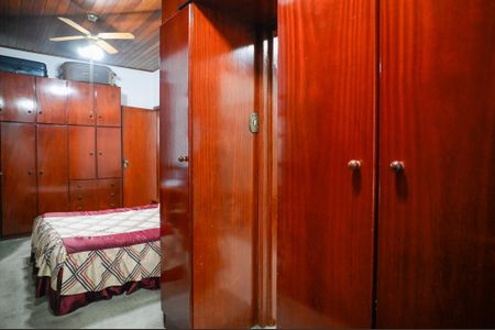 Casa à venda com 250m², 3 quartos e 2 vagas Casa à venda com 250m², 3 quartos e 2 vagasSuíte