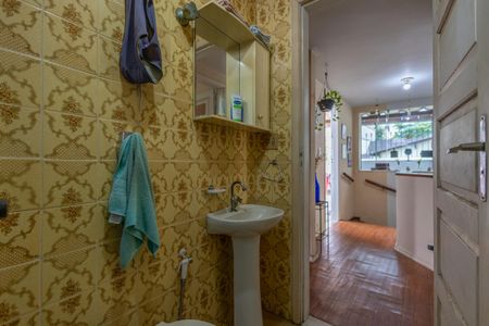 Apartamento à venda com 160m², 4 quartos e 1 vaga Apartamento à venda com 160m², 4 quartos e 1 vagaBanheiro 2