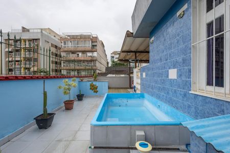Apartamento à venda com 160m², 4 quartos e 1 vaga Apartamento à venda com 160m², 4 quartos e 1 vagaÁrea comum - Piscina