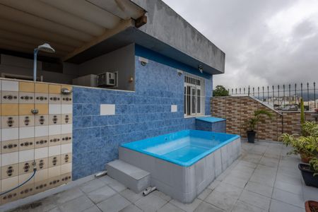 Apartamento à venda com 160m², 4 quartos e 1 vaga Apartamento à venda com 160m², 4 quartos e 1 vagaÁrea comum - Piscina