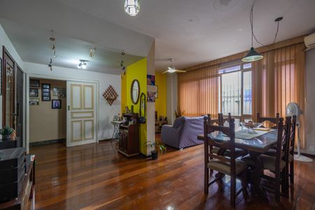 Apartamento à venda com 160m², 4 quartos e 1 vaga Apartamento à venda com 160m², 4 quartos e 1 vagaSala