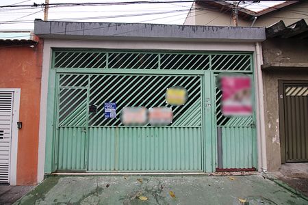 Casa à venda com 250m², 3 quartos e 2 vagasFachada 