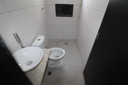 Banheiro de apartamento à venda com 1 quarto, 33m² em Parada Inglesa, São Paulo