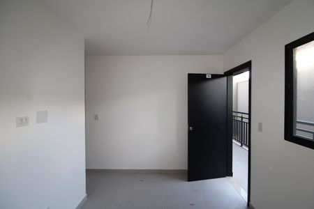 Sala/Cozinha de apartamento à venda com 1 quarto, 33m² em Parada Inglesa, São Paulo