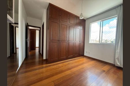 Apartamento à venda com 95m², 3 quartos e 2 vagasQuarto 2