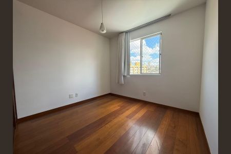 Apartamento à venda com 95m², 3 quartos e 2 vagasQuarto 2