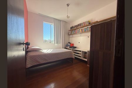 Apartamento à venda com 95m², 3 quartos e 2 vagasQuarto 2