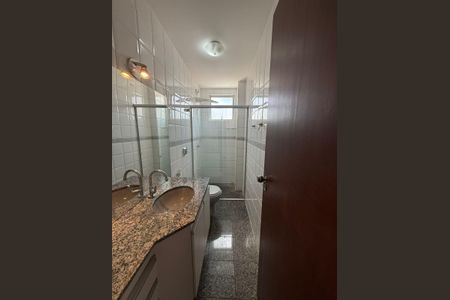 Apartamento à venda com 95m², 3 quartos e 2 vagasBanheiro social