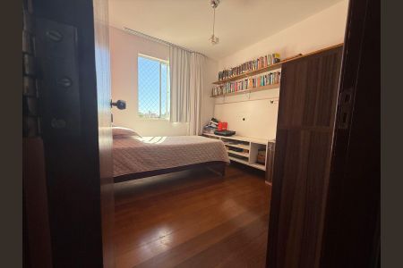 Apartamento à venda com 95m², 3 quartos e 2 vagasQuarto 2