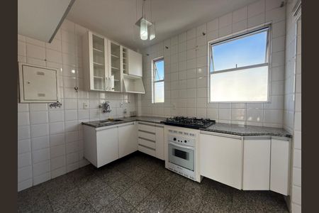 Apartamento à venda com 95m², 3 quartos e 2 vagasCozinha