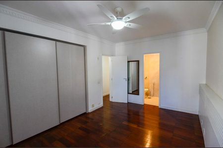 Apartamento à venda com 124m², 3 quartos e 1 vagaSuite