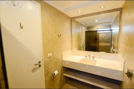 Apartamento à venda com 124m², 3 quartos e 1 vagaBanheiro da Suíte