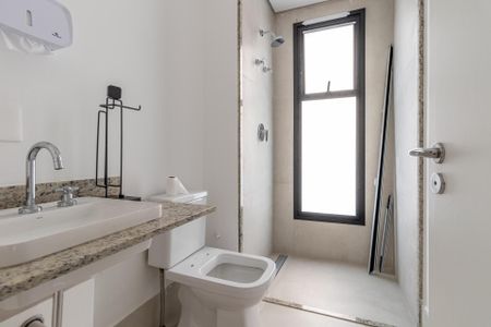 Apartamento à venda com 201m², 3 quartos e 3 vagas Apartamento à venda com 201m², 3 quartos e 3 vagasBanheiro da Suíte 2