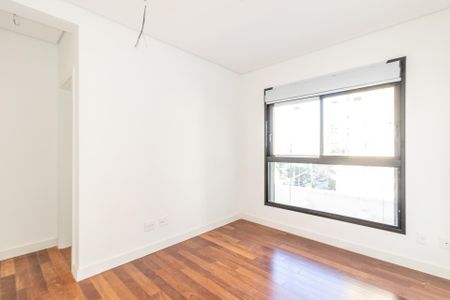 Apartamento à venda com 201m², 3 quartos e 3 vagas Apartamento à venda com 201m², 3 quartos e 3 vagasSuíte 2